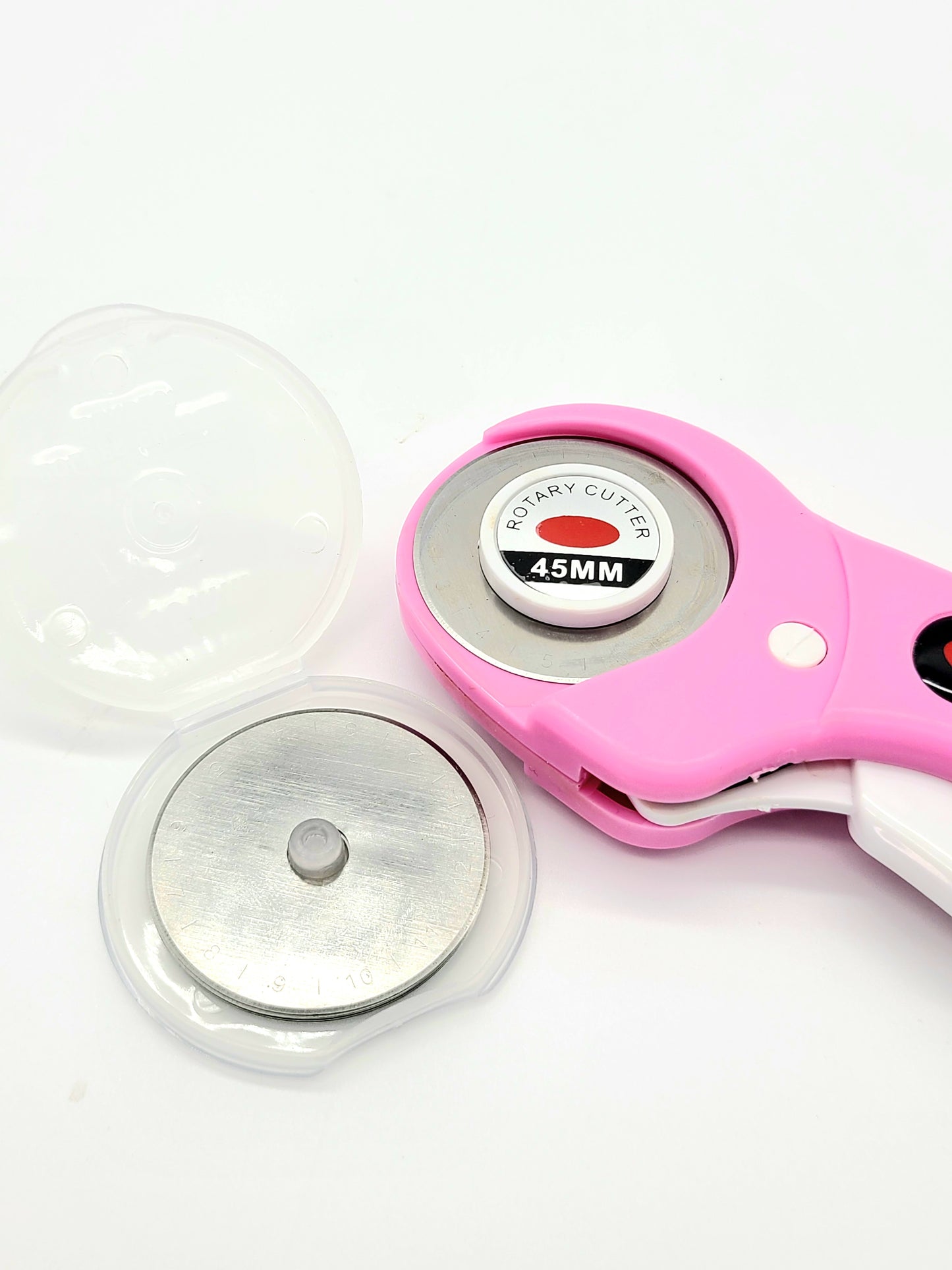 Rotary Cutter, 45mm width Blade included, Positive Blade Auto lock, for Cutting Cotton - Leather