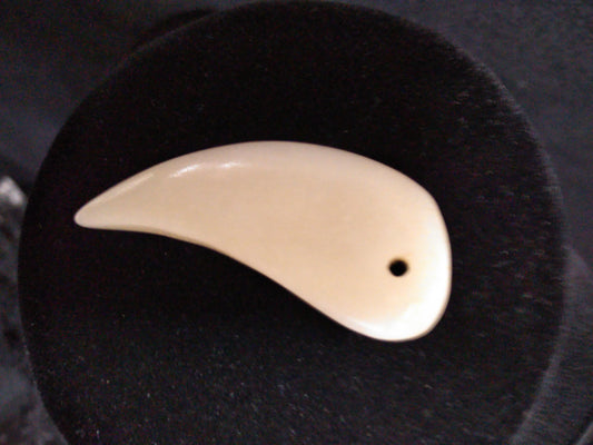 White Cow Bone, Hand Carved Black Bear Claw Pendant for Necklaces, Bracelets, Broaches, Regalia, Decoration