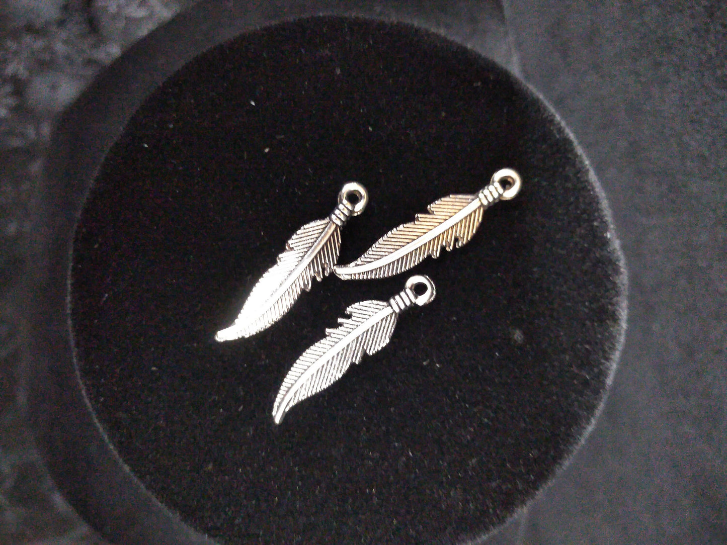 Metal Feather Pendants for Necklaces, Earrings, Pendants, Bracelets, Decorations, Regalia